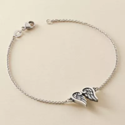 JamesAvery_BR-802-857323_altS.webp