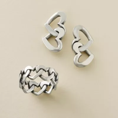 JamesAvery_ChainOfHearts_col.webp