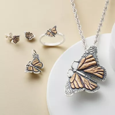 JamesAvery_MonarchButterfly-SSBZ_col.webp