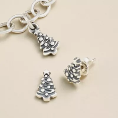 JamesAvery_PetiteXmas-SS_col.webp