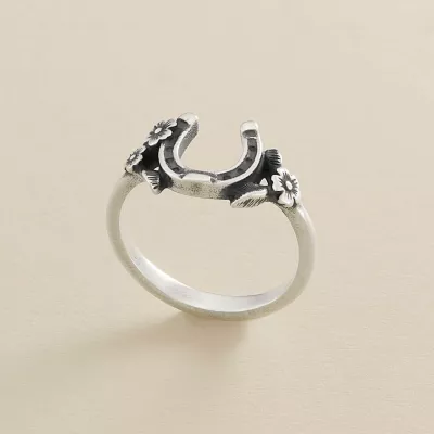 JamesAvery_RG-2015-230042_altS.webp