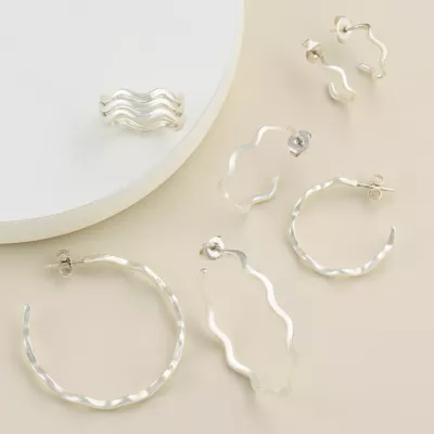 JamesAvery_Squiggle-SS_col.webp